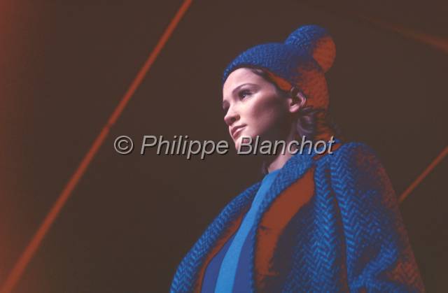 mode 19.JPG - Défilé Jacques FathCarroussel du LouvreParis, France